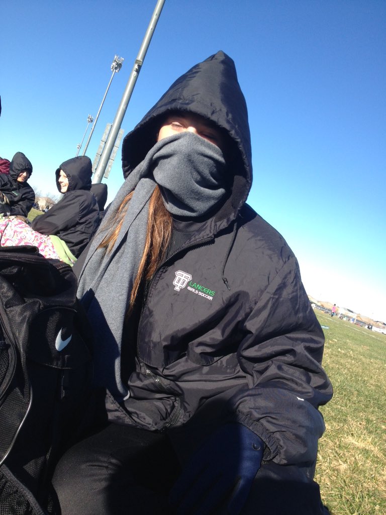 haleyisaakfans's tweet photo. "why are you doing that"
"uh cause my face is cold!" https://t.co/CHhub5usgD