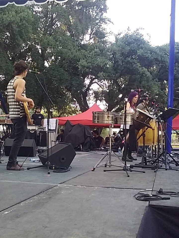 grupoefica's tweet photo. @imesur @Enlamakinita @WomadChile Los @NicolasCantry pero aquí estamos apoyando a las bandas q hay https://t.co/zeLSAJWBIq