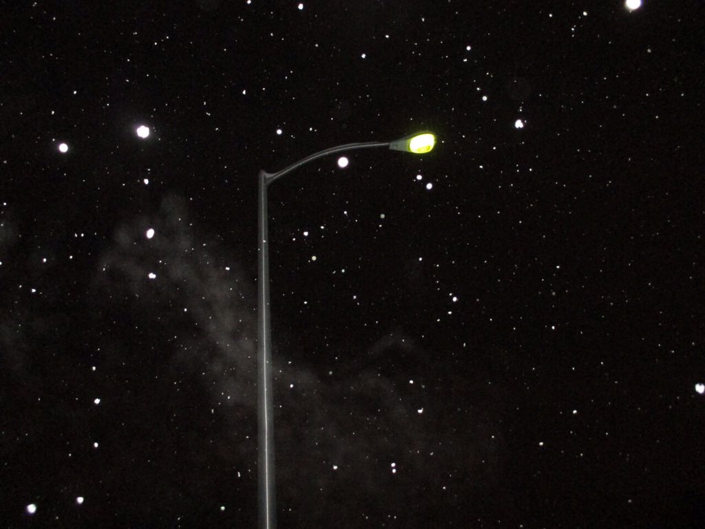 YOURAESTHETlC's tweet photo. someone who lives for night drives and blasting music out the car at 2am https://t.co/w5HA2jmztT