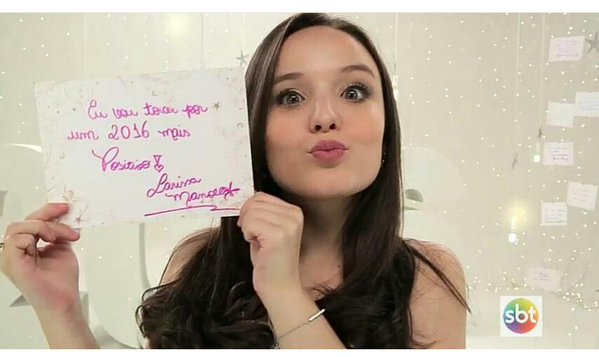 YASMIN63488252's tweet photo. olha a lari na vinheta do sbt https://t.co/DzY1wRLYVX