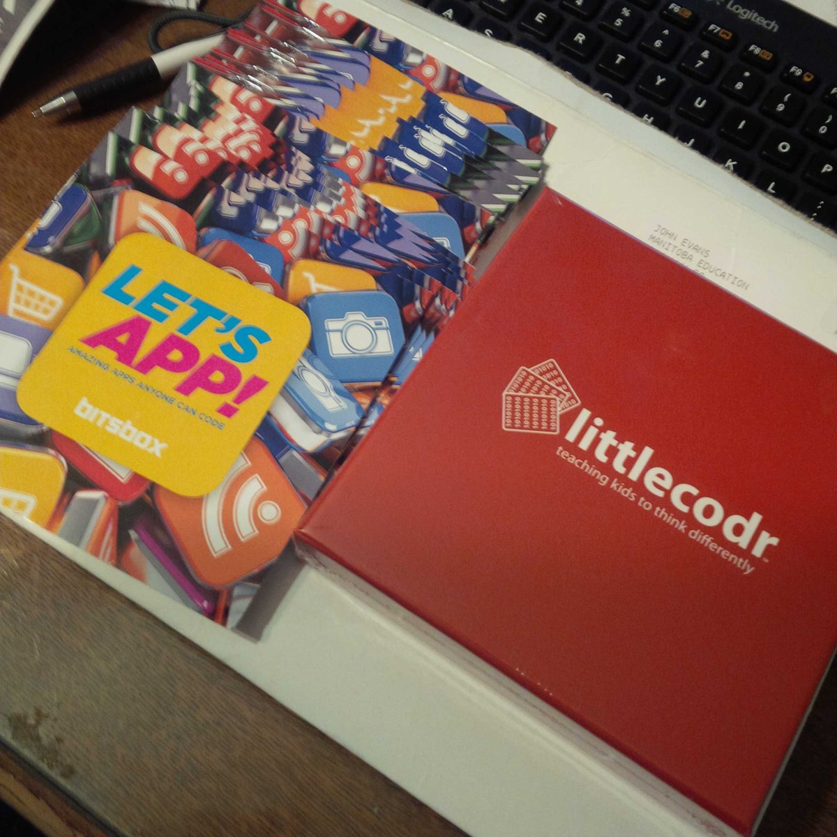 joevans's tweet photo. Got a couple of sweet new toys in the mail yesterday! Going to be a fun week ahead!! #littlecodr #bitsbox https://t.co/spGXRdEJlh