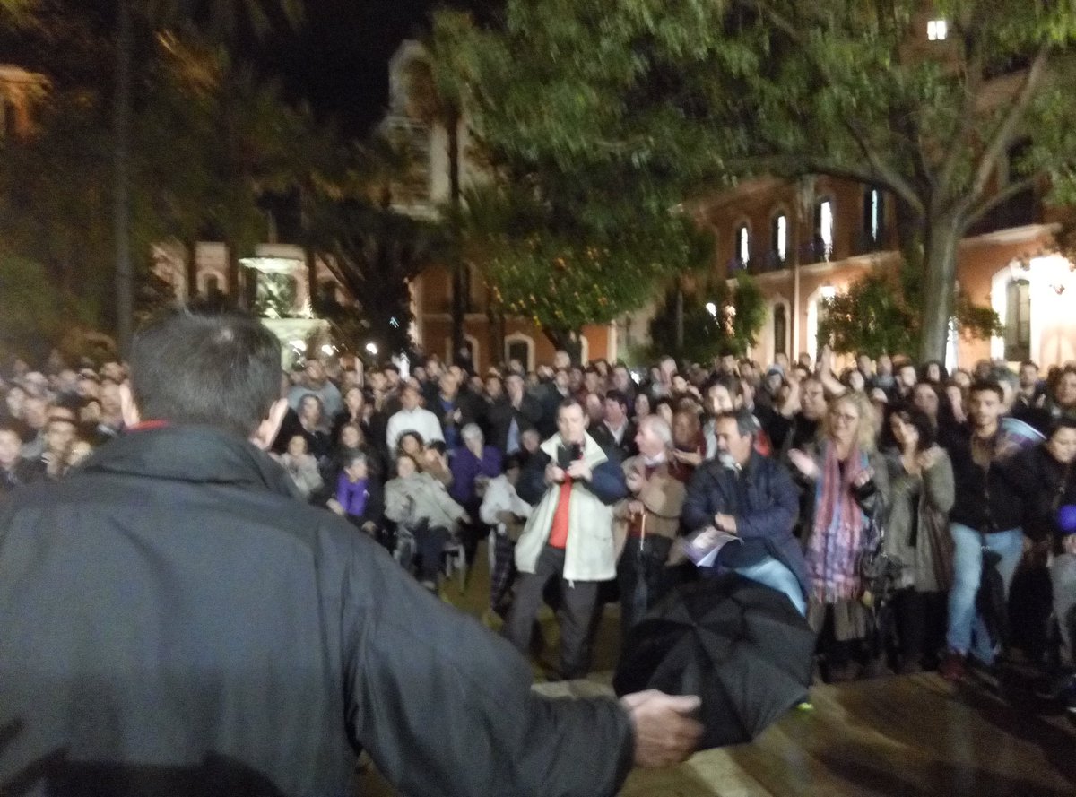 Impresionante #Huelva esta tarde. 
Nada va a impedir el cambio en este país. Ni la lluvia! #ContigoEnHuelva