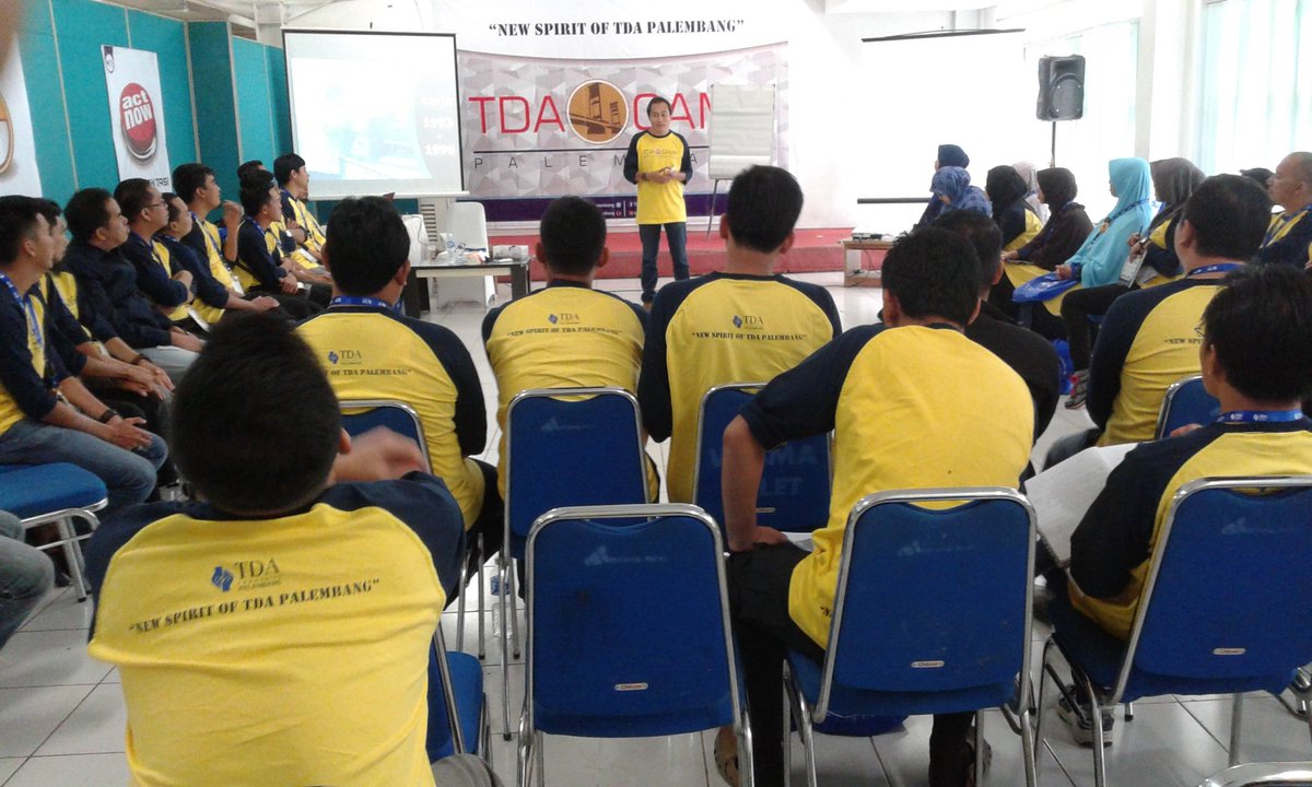 Lanjut sesi "Building Team" bersama coach <a href="/teguhHYDRO/">Teguh Wibawanto</a> #TDACampPalembang <a href="/TanganDiAtas/">Komunitas Pengusaha Tangan Di Atas (TDA)</a>