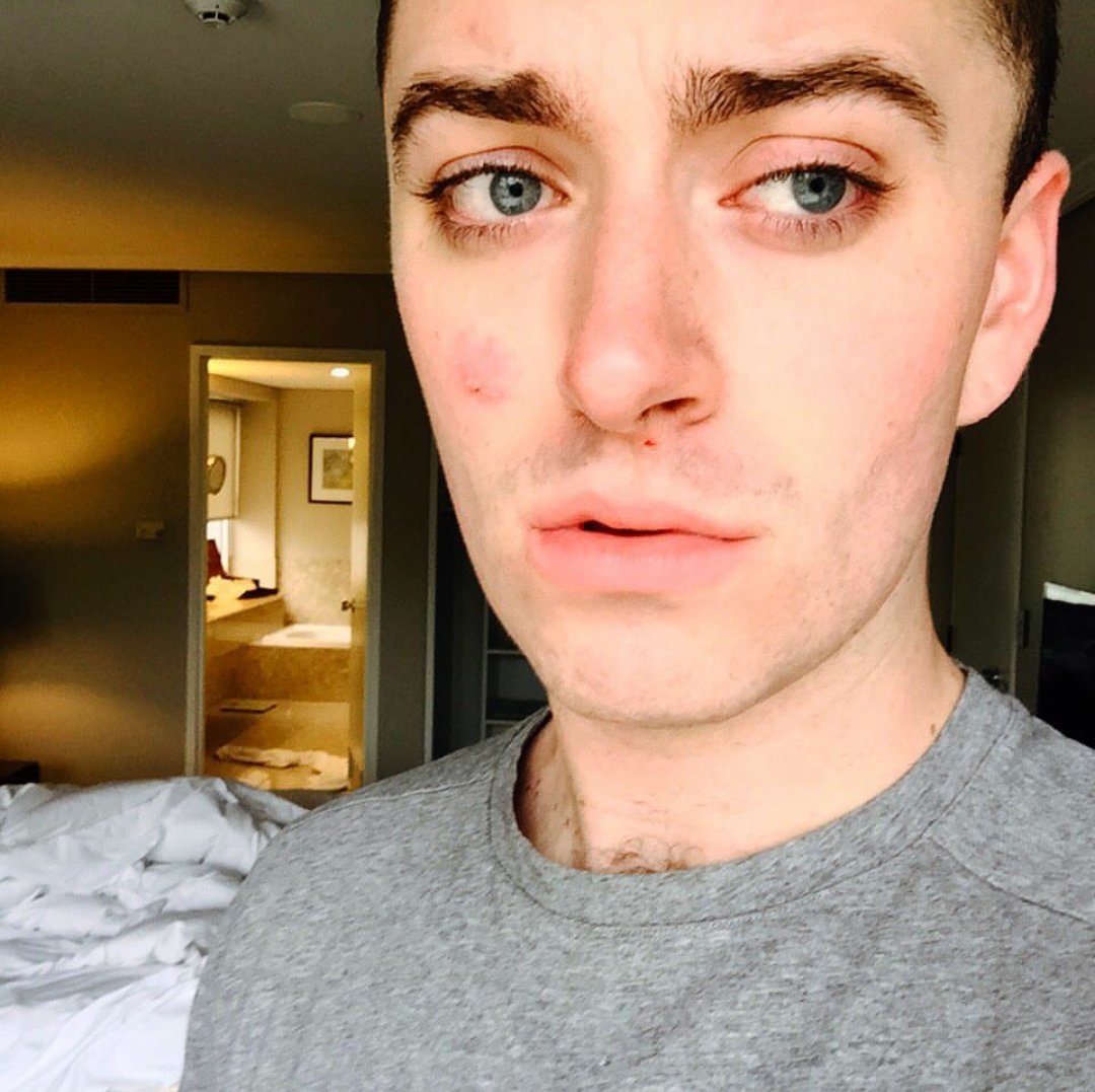 samsmithspage's tweet photo. I need everyone to take a look at this first and appreciate the beauty of Sam's face #MTVStars Sam Smith https://t.co/LyHhBoQCFd