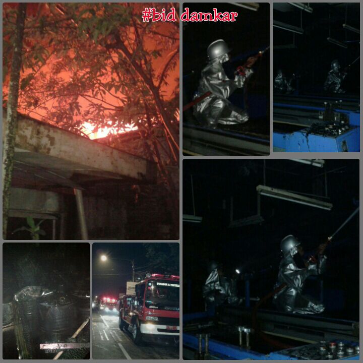 bdg_siaga113's tweet photo. 02.30 pemadaman jl simpangsari usai damkar balik kanan mako @ridwankamil @OdedMD @yossiirianto @FerdiLigaswara https://t.co/SNlwuH8JSM