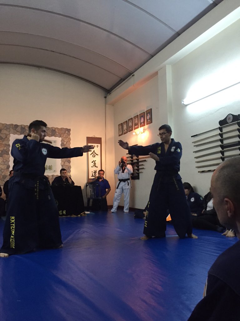 HapkidoCKAOccid's tweet photo. Exámen de ascenso a cinturón negro Hapkido CKA! #Hapkido #selfdenfense #hapkidocka #koreanmartialart https://t.co/vGv6XTKKjV