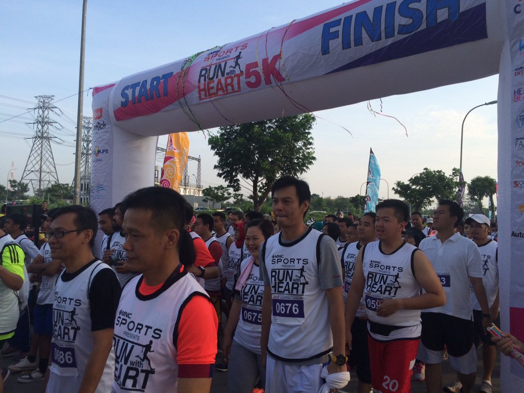 MNCupdate's tweet photo. Go runners! Lari sampai garis finish ya~ ๐ #RWH2015 @MNCChannels https://t.co/3TYAujDRBa