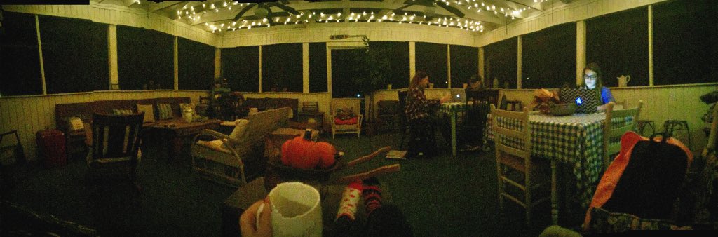 TiffanyDeAnn_'s tweet photo. here's to study nights on cute back porches with great friends https://t.co/XWYxmNQIZ6