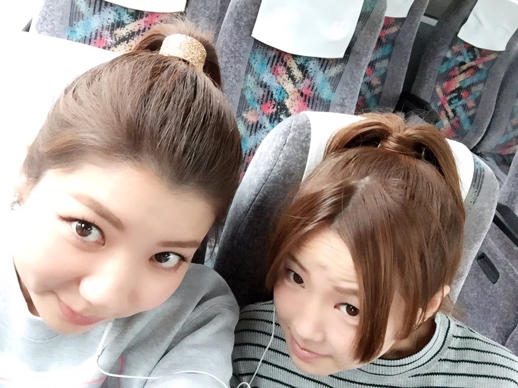 rinabn24's tweet photo. バスで仙台向かい中〜〜❤️
やっとライブ😭楽しみ😭
今日はポニーテールだよ🐴💕 https://t.co/RZ2IeYQwtv