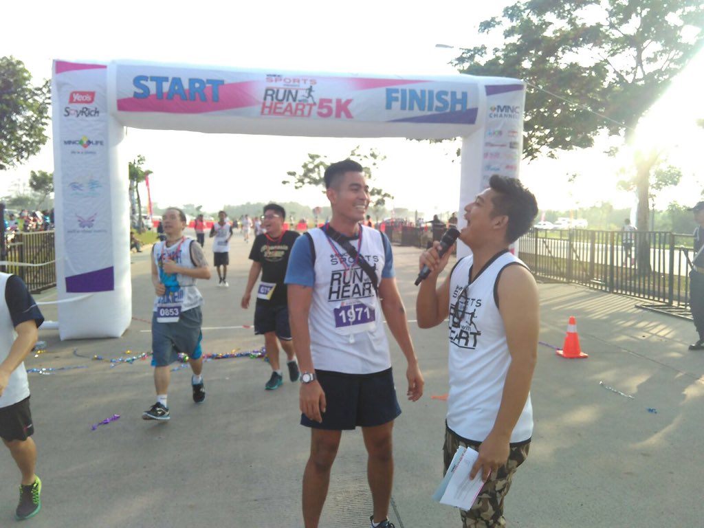 MNCupdate's tweet photo. Gak kalah juga nih, @robbypurba sudah sampai garis finish! ๐ #RWH2015 https://t.co/Ql8JzkAL3L