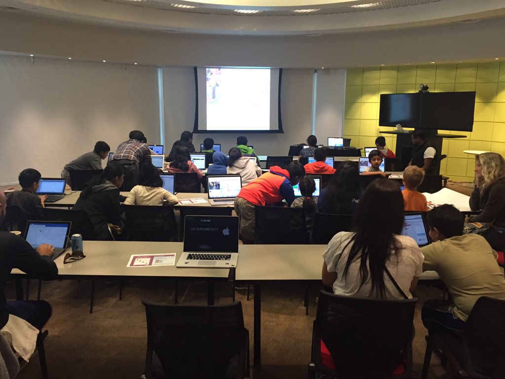 LennyMarkus's tweet photo. @scratch #scratchHOC concurrent programming and debugging with dance dance dance project @PayPal HQ #HourOfCode https://t.co/csWzLrAJQQ