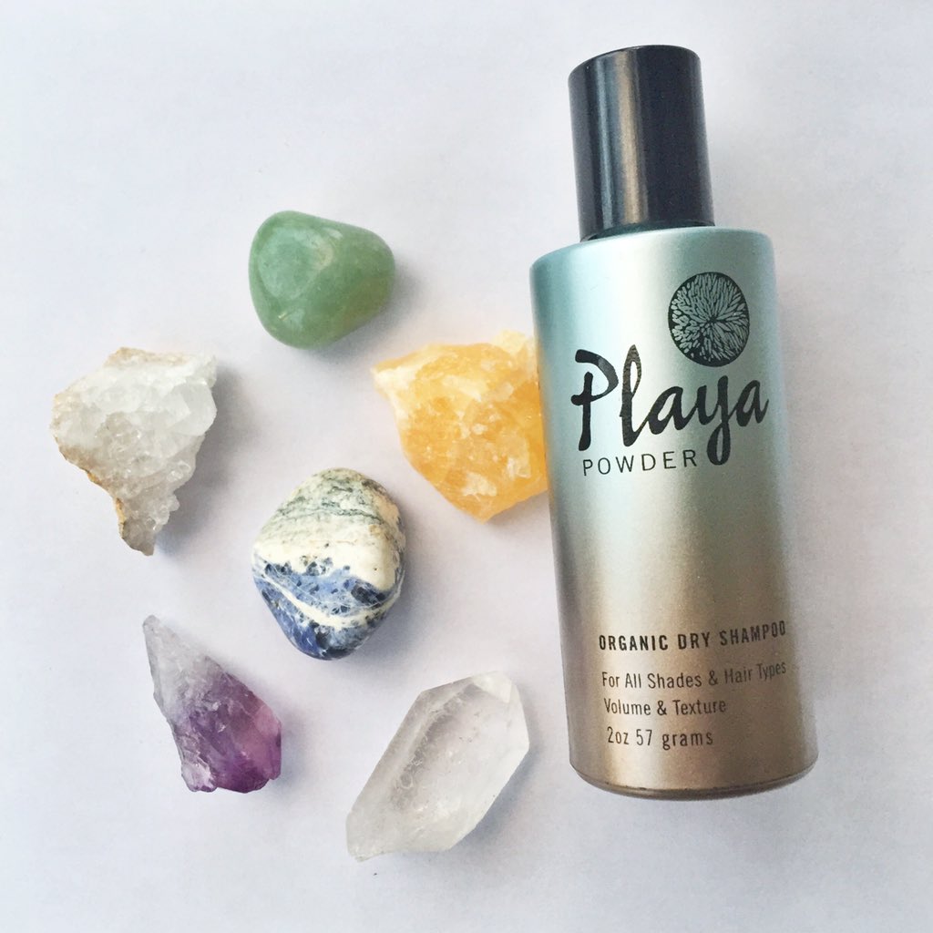 Playaproducts's tweet photo. Big hair for a big night. Use a pinch of #playapowder for some full-sized locks.💃 https://t.co/rbQtPahszx