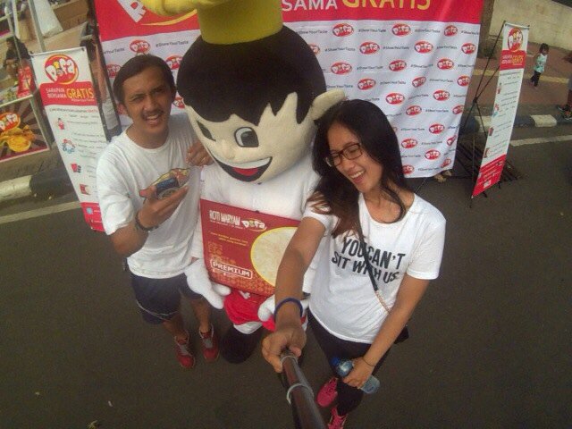 jarefajar's tweet photo. Take a salfie yuhuuu #CFD #ShowYourTaste https://t.co/ohYgmWfegP