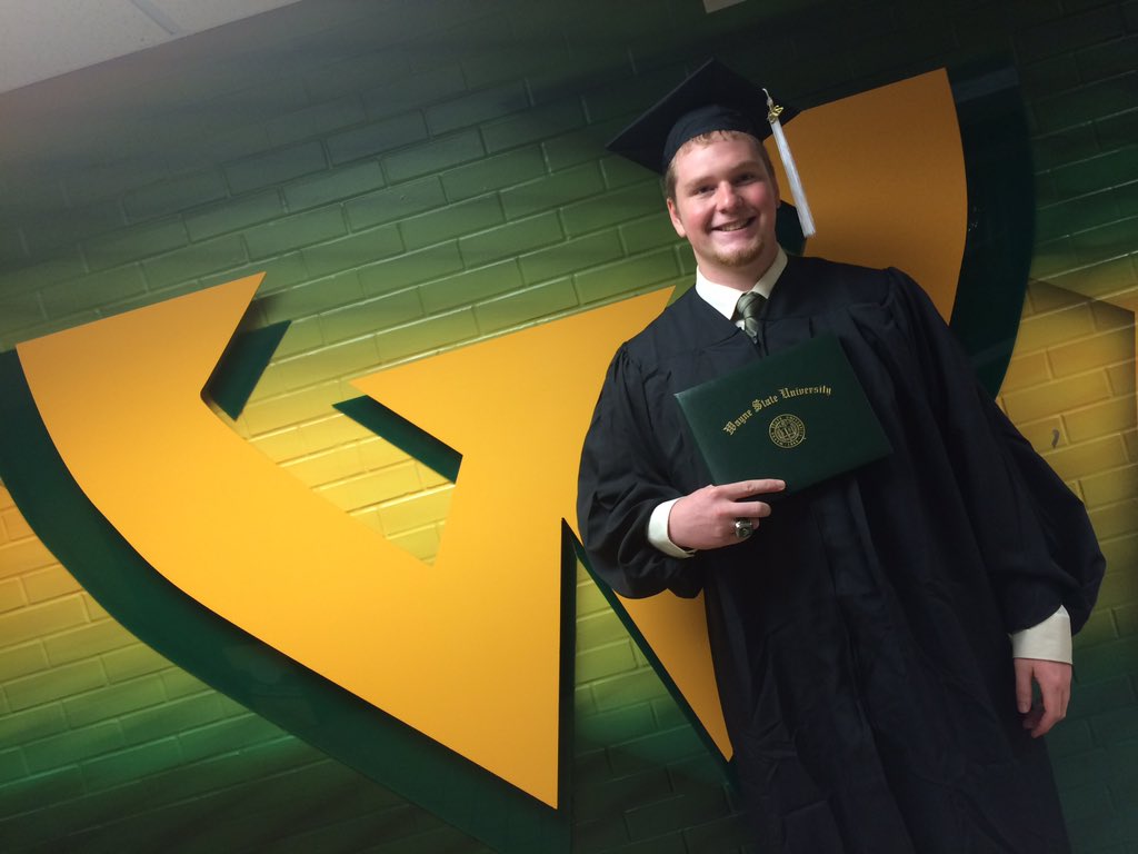 WSUWarriorFB's tweet photo. Congrats to @WSUWarriorFB Sr TE Ethan Walsh! Go do great things w/ your #WorldClassDegree!#GraduateAndWin https://t.co/pF5ZVVHFel