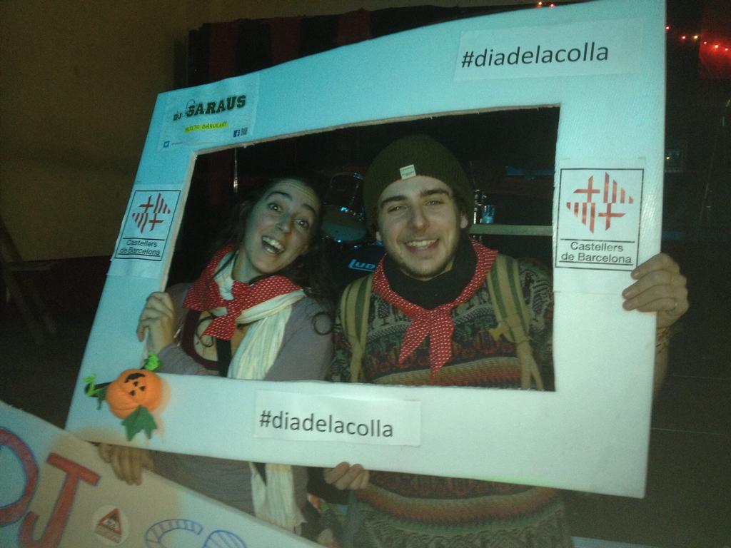 SarausDJ's tweet photo. Gran nit de fiestuki! Gràcies a l'organització de @CdBCN per celebrar el #diadelaColla. Estem molt contentes! https://t.co/ul8XSrL2uf
