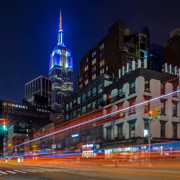 Milenio's tweet photo. 📷  Empire State se pinta de azul por natalicio de Sinatra https://t.co/T1dP5tuXQd | Foto: @EmpireStateBldg https://t.co/JvFzcfMHqf