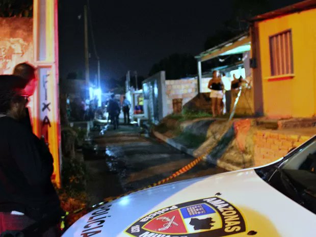 silva308_da's tweet photo. Jovem é morto e dois são baleados em rua na Zona Norte de Manaus
https://t.co/HY4cgnpFsR https://t.co/4VM103GTRZ