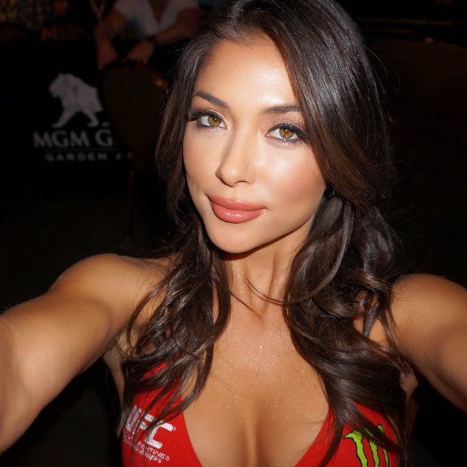 ?? @ufc @ufcoctagongirls 
HMU by @suzesuzeq ! #ufc #ufc194 #fight https://t.co/DB0C7JQGEP