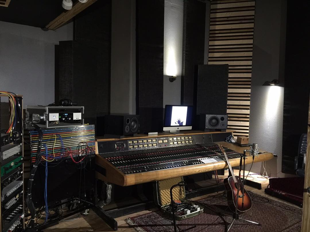 MicroMegaRecord's tweet image. Studio is coming together