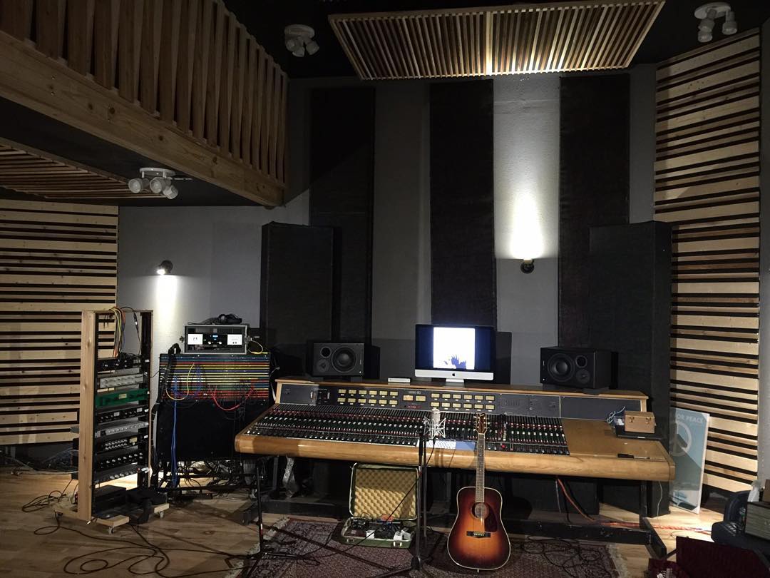 MicroMegaRecord's tweet image. Studio is coming together