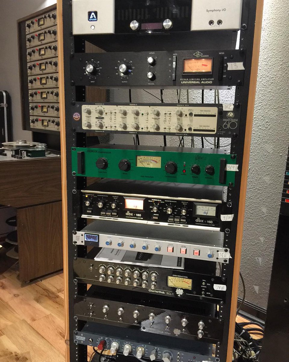 MicroMegaRecord's tweet image. Studio is coming together