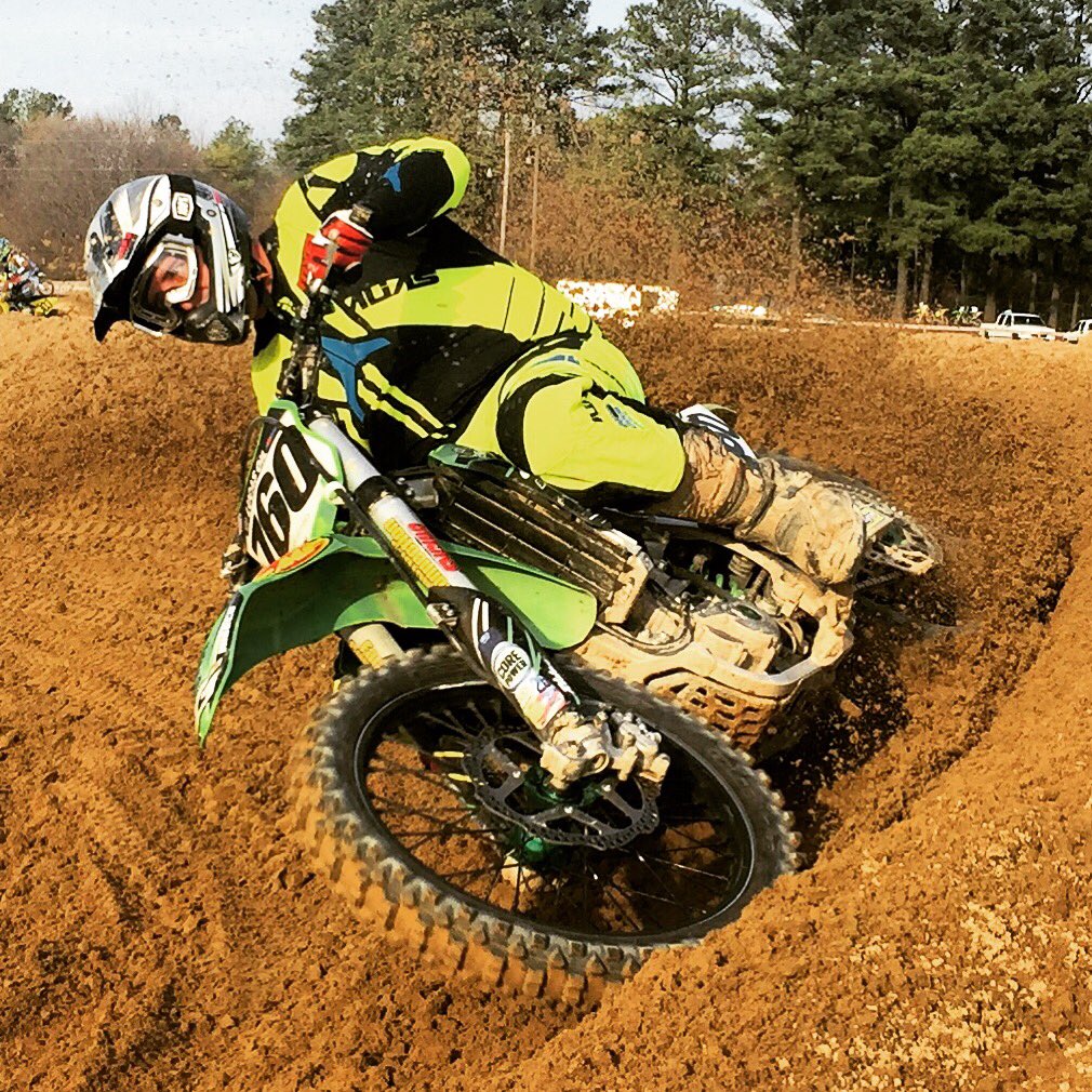 wozbowls's tweet photo. Enjoying the weekends a lot more lately. #putdownthecamera #pickupthebike https://t.co/Mubc2Xlpbw