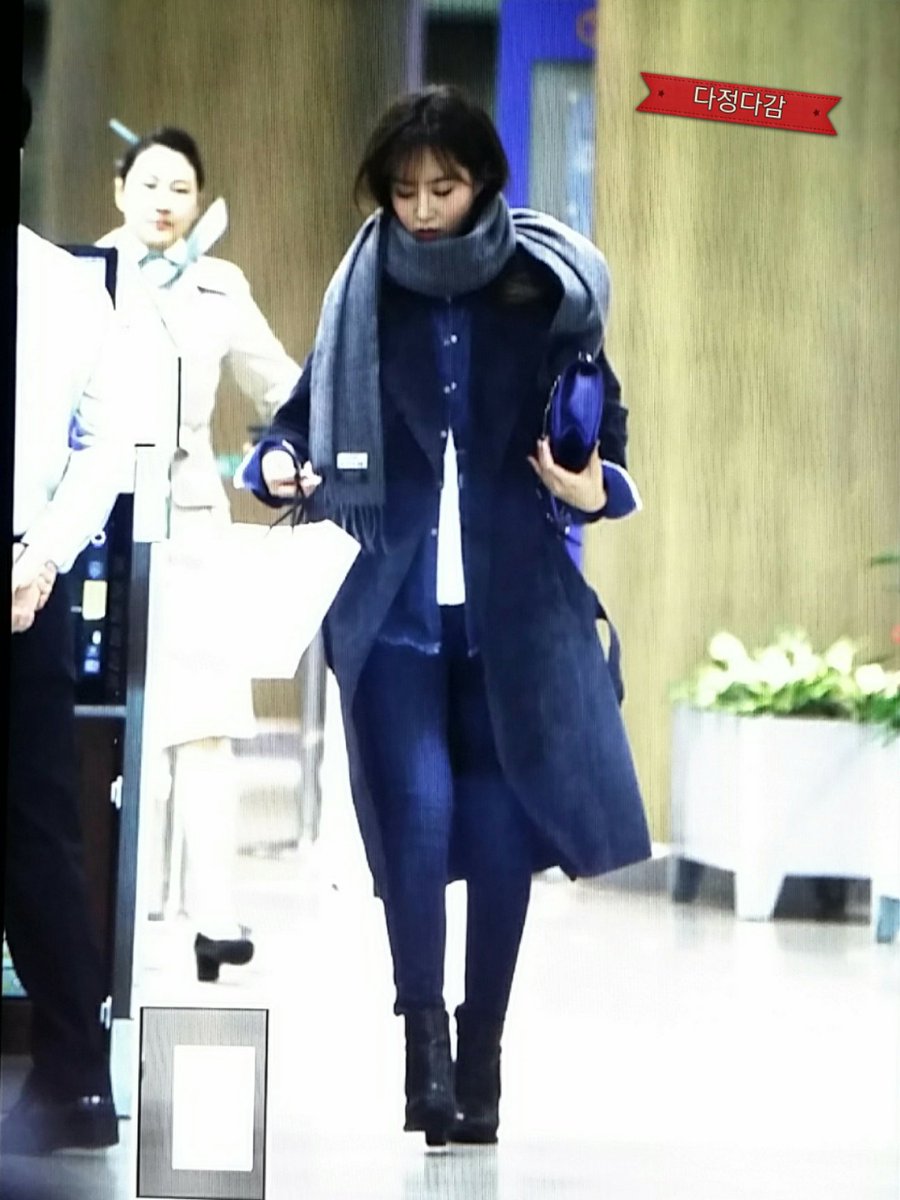 [PIC][13-12-2015]SNSD trở về Hàn Quốc vào sáng nay CWEyRC1UwAA1i_t