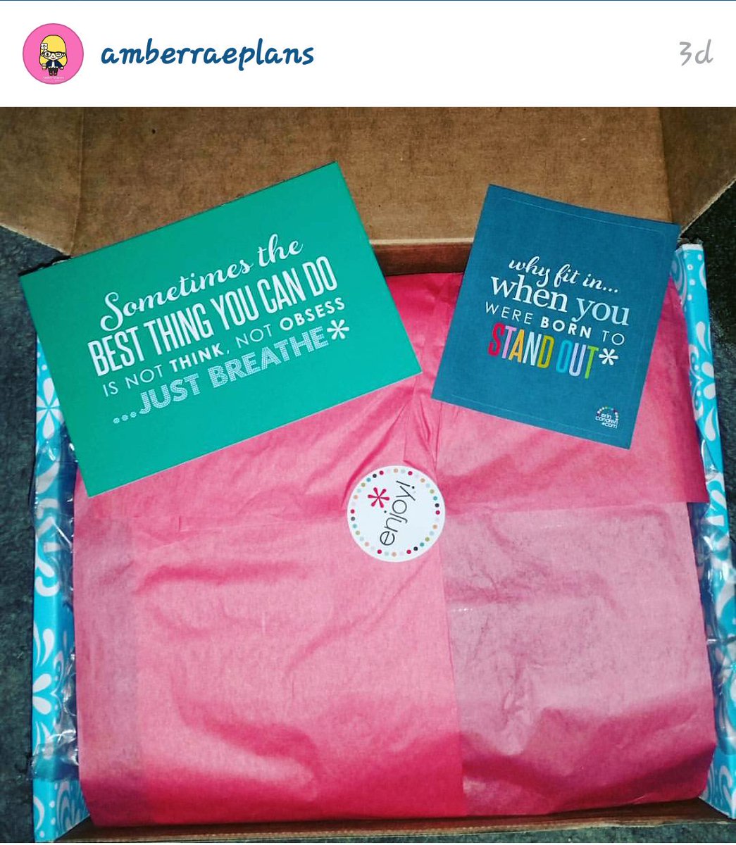 alwaysamberrae's tweet image. @ErinCondren it's perfect! Can't wait for 2016! #erincondrenlifeplanner #echorizontal #plannersgonewild #llamalove