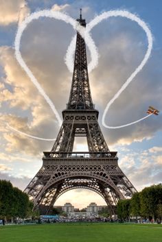I_Support_Paris's tweet photo. Buy in shop https://t.co/PbZM3TOnzF support our campaign #SupportParis #Paris #JackDaniels #Rose #ebay Please Share! https://t.co/7LwdZRdblq