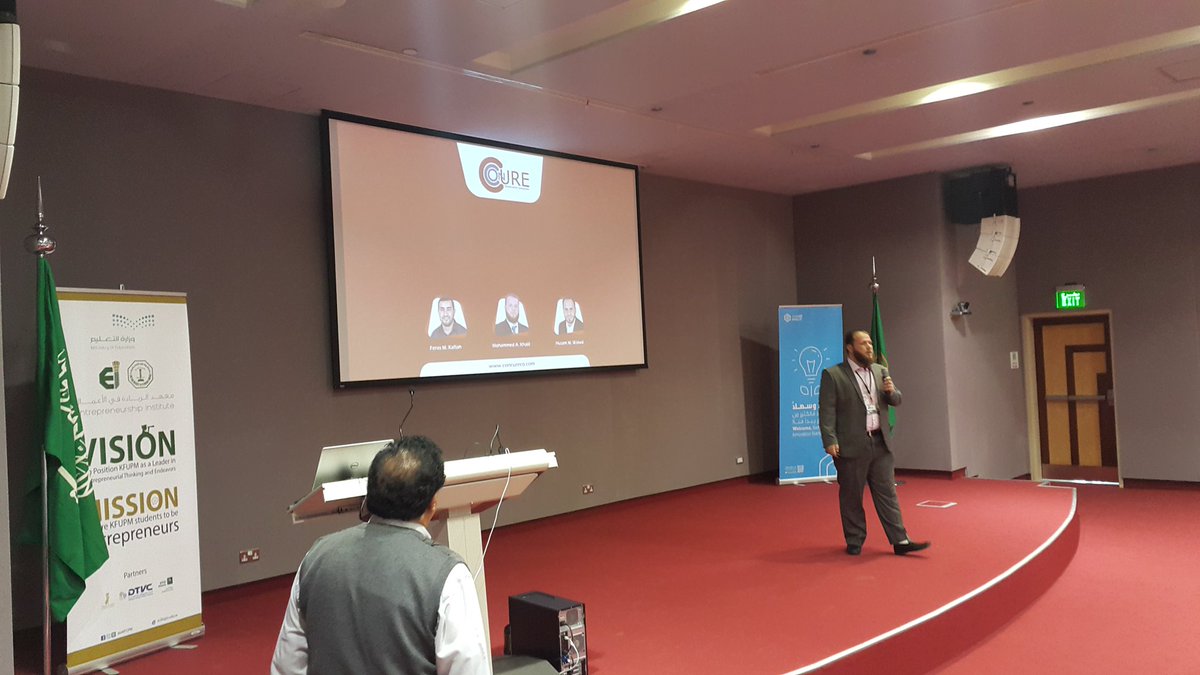 eiKFUPM's tweet photo. يعرض فريق @ConCureCo من @eiKFUPM و @KFUPM الآن في عروض خريجي حاضنة الاعمال في @eiKFUPM https://t.co/JVBOZX6tWX