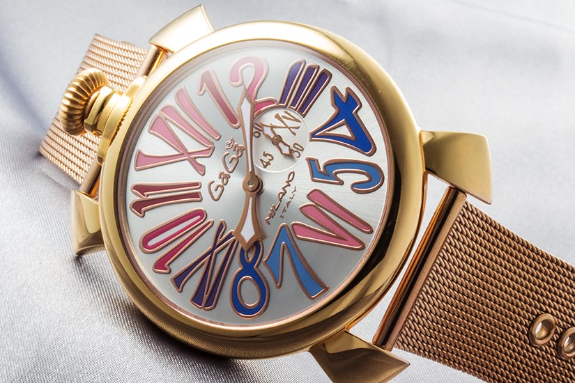GagaMilanoSA's tweet photo. The #GagaMilano 5081.1 (R14999) features #sapphire glass: https://t.co/cRQINi7olD Adding #colour to your life? https://t.co/KfQ3jiiOQO