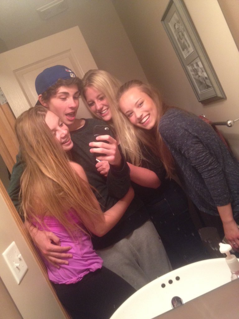 k_mooz's tweet photo. Happy 18th hunchback, and thanks in the future for booting for baby 17 year old Kenneth!🎉@mikaelastarkk https://t.co/16o8QovVUY
