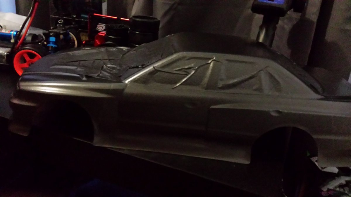pabzONE's tweet photo. just finished paint on the rc er34 skyline https://t.co/Sjn5fi8KJF
