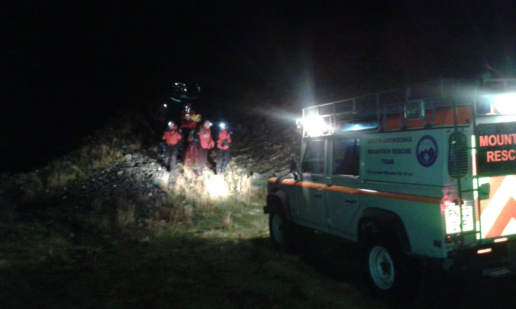 sssarteam's tweet photo. Call Out Last Night to assist 2 men above Allt y Ceffylau in the Moelwynion, 29yo man had Hypothermia and bad ankle https://t.co/NvSWEzkUSv