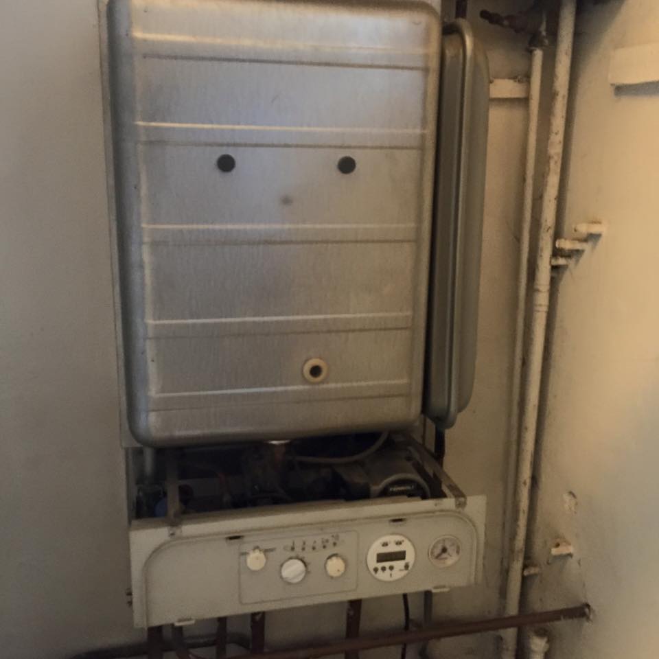 MrGasMan5's tweet photo. Boiler swap over - before photo https://t.co/EyHvelzXI3