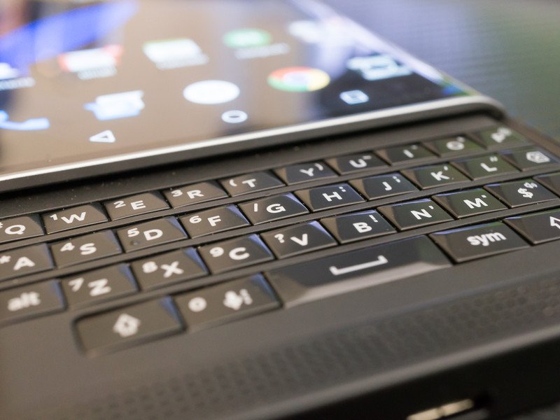 androidcentral's tweet photo. How to setup and use keyboard shortcuts on the BlackBerry Priv https://t.co/LfMWYTIekn https://t.co/H6SBAcNXhL