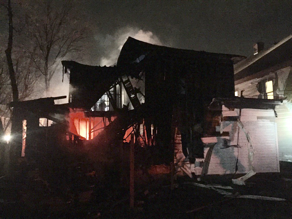 IFD_NEWS's tweet photo. Heavy Fire damages vacant 2 story double at 626 Tacoma Ave #UnderInvestigation $60K damage #AggressiveAttack https://t.co/OnLLrUSSGu