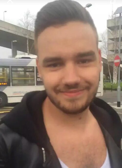 Moonandmalik's tweet photo. before and after you see the " #Thanks1DForInfinityVideo " https://t.co/KU6CTzK1a7