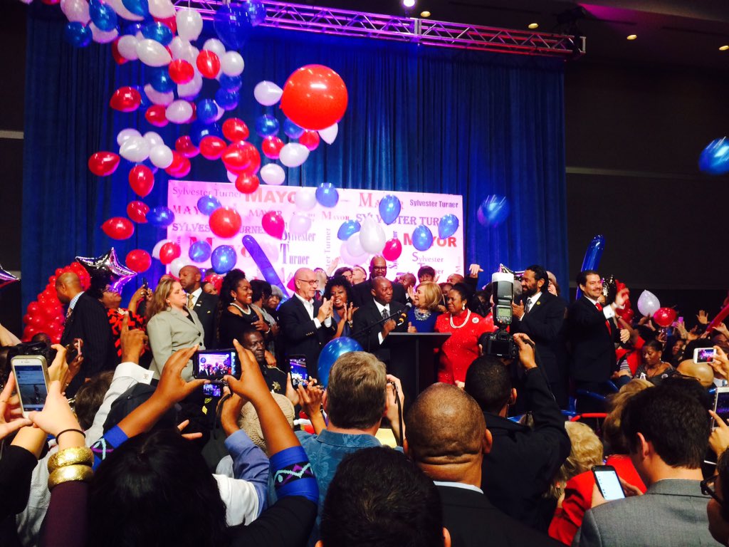 FlorianHBJ's tweet photo. Final result: Turner 50.4%, King 49.6% (and Turner got to release those balloons) #houdecide #houvotes https://t.co/DgK2C46BtT