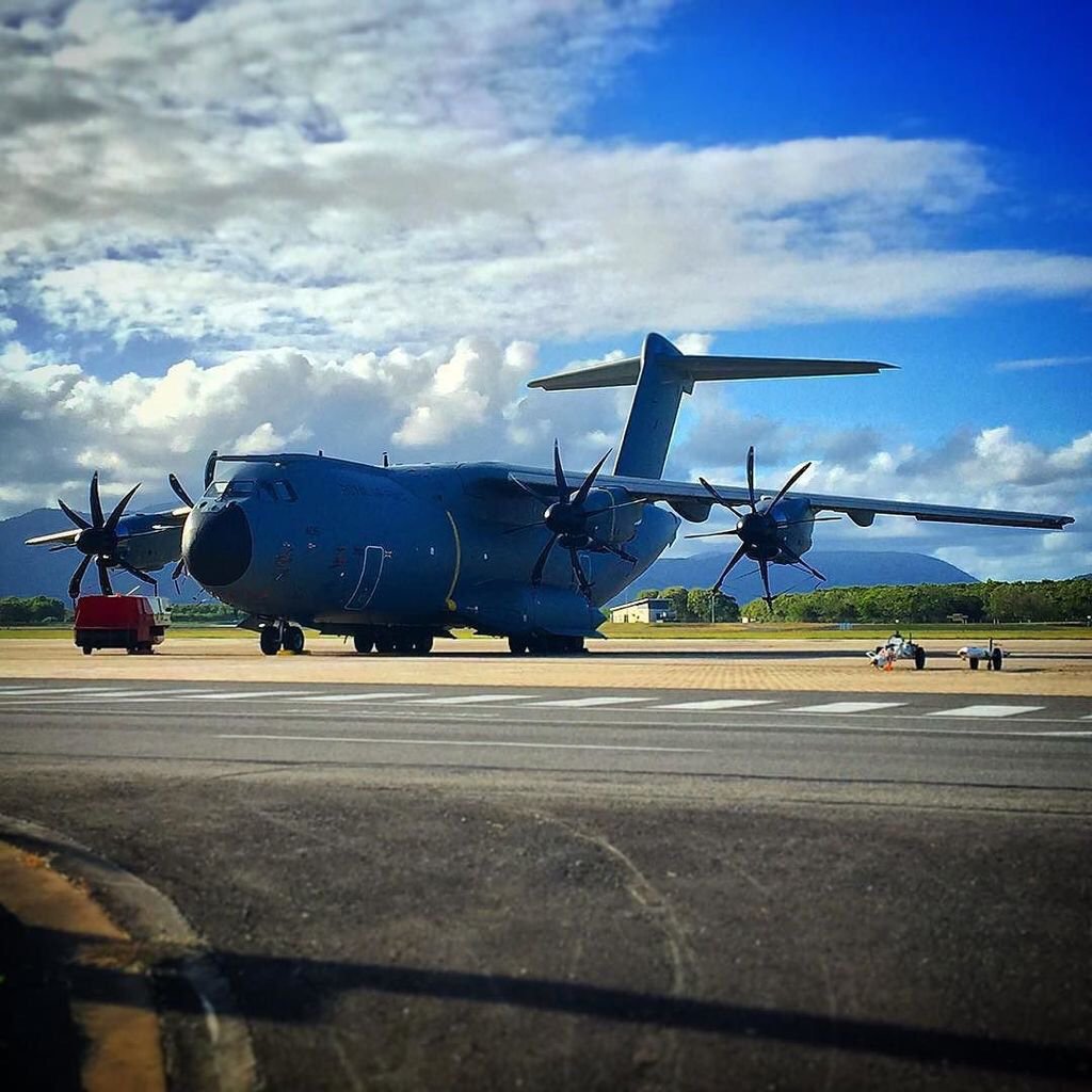 VMVilleneuve's tweet photo. ATLAS 70 SQN A400M (@AirbusDS) in Australia for second time!! Townsville and Sydney. Thanks to  @70SqnA400M pictures https://t.co/bjMRFI3Q0g