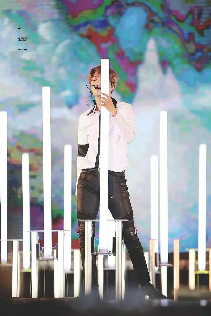 exo5959luv's tweet photo. ์นด์ด์ ์ข
์ธ์ด์ ์จ๋์ฐจ
#์นด์ด #์ข
์ธ #kai #jongjn https://t.co/NeaVOJpe89