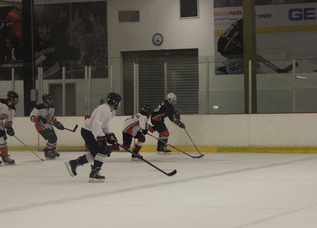 patrioit_david's tweet photo. Preventing a empty net goal-able to back hand it to a teammate #TeamRangers #StayAtHomeDman #MidgetLeague https://t.co/DBA1MlrQPq