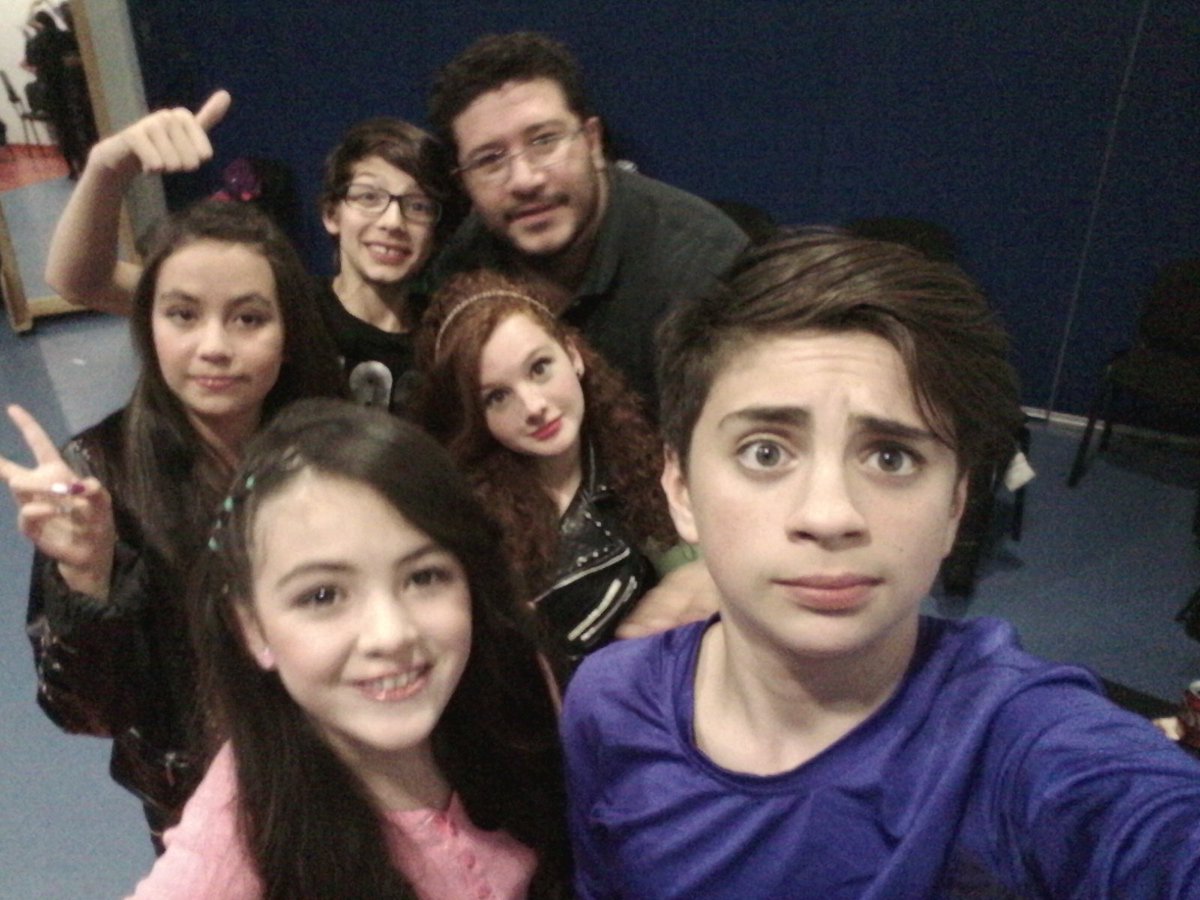 j_chincoya's tweet photo. Feliz después de un gran dia en @CRITNeza y @CRITCddeMxico con @3ochouno Conoce un #CRIT  #SoyTestigoTeleton https://t.co/RSUhjRcWvi