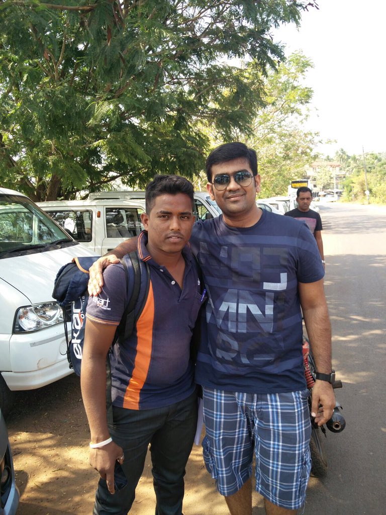 _Amar_N's tweet photo. Was lucky to catch a selfie with our own @Flipkart hero, who was busy delivering smiles on a Sunday, in GOA https://t.co/bp2jKmPLeX