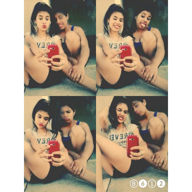 Antonela241's tweet photo. Lindaaaaaaas *-* Donde (? Jajajajjaa Del otro día con la Prima :33 https://t.co/LLkrtLuCGp