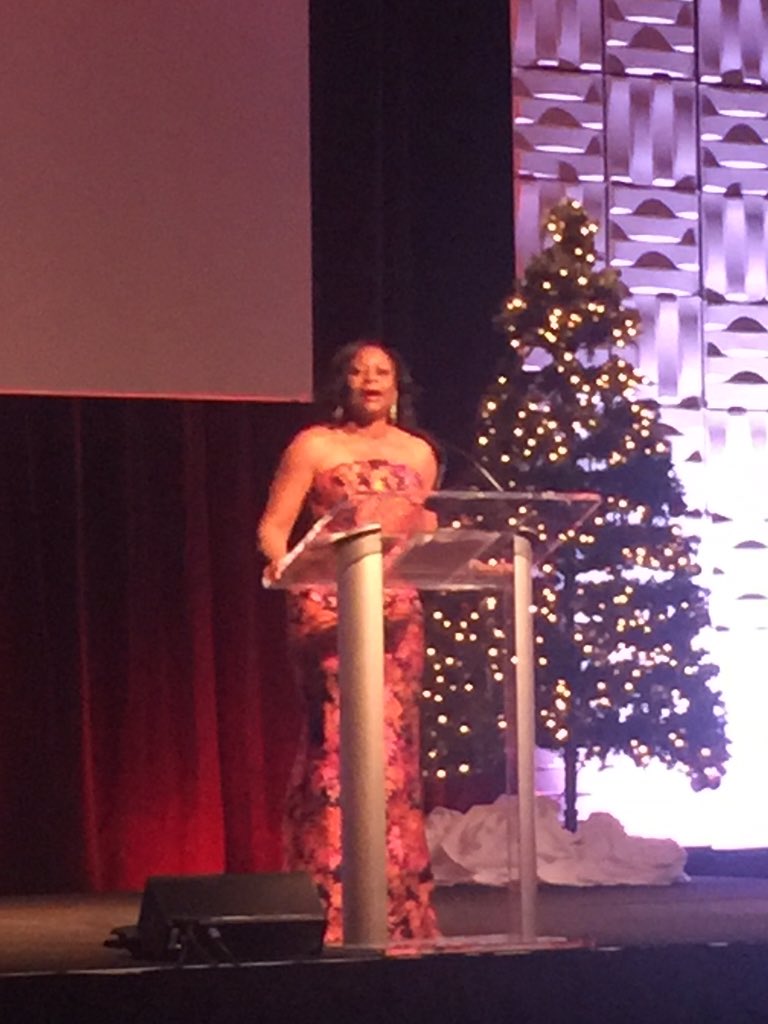 nfelix2's tweet photo. Congrats to @GileadSciences for the Corporate Community Service Award #RobinWashington @100BlackMenBA https://t.co/Gu7OpDJ8pr