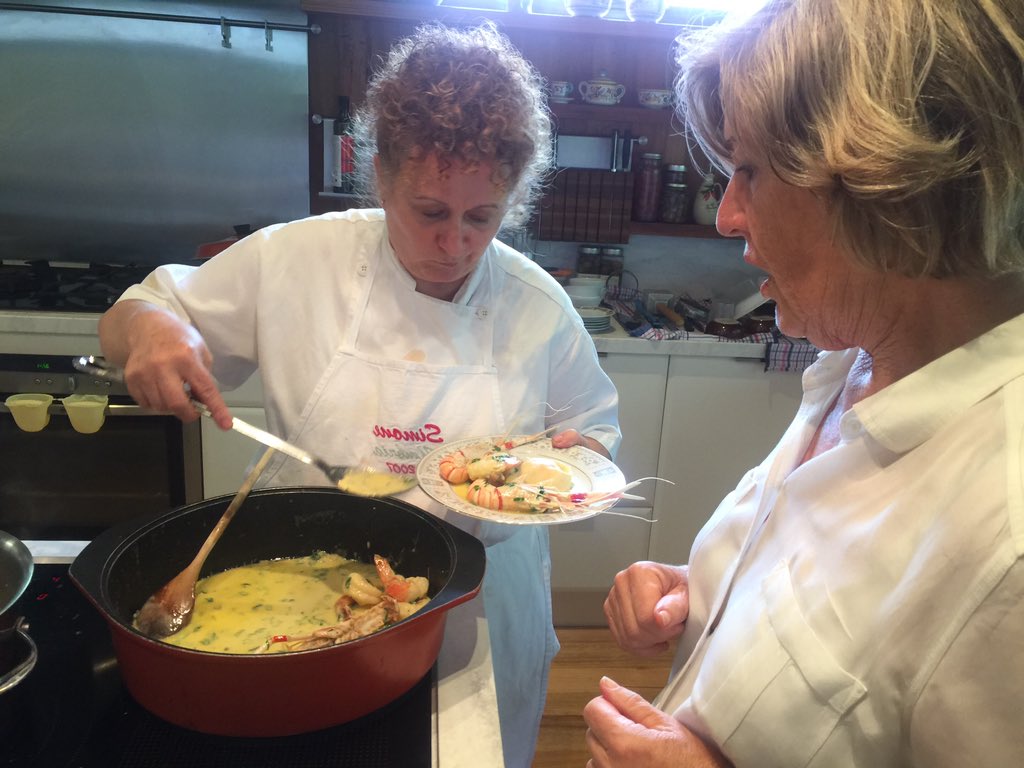 PatriziaSimone1's tweet photo. Such a great class today!
#highcountry #seeBright #HighCountryHarvest #SimonesBright #myUmbrianKitchen https://t.co/It86lr8btM