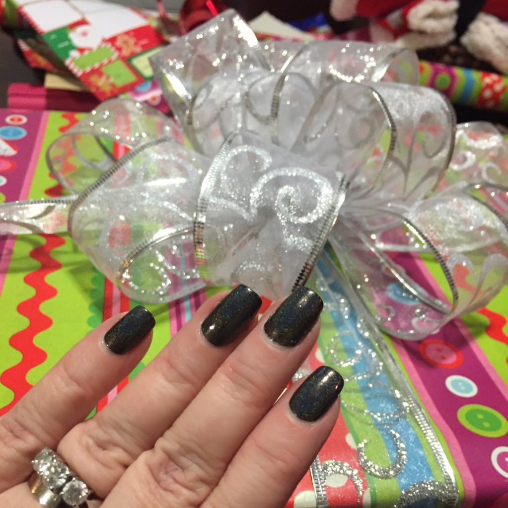 10digits2polish's tweet image. #widrn I'm wrapping presents. What are you doing right now?