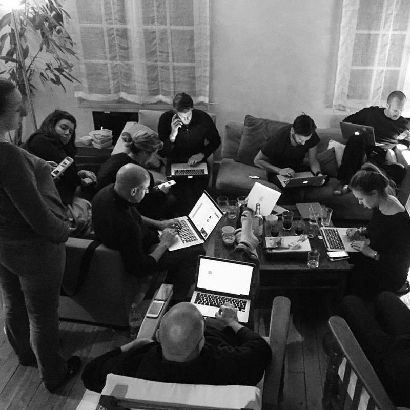 zen_startup's tweet photo. パリでテロを通じてAirbnb CEOブラインが感じたことをブログにしています。とても、良い記事なのでぜひ見てみてください。「闇は闇を切り開けないが、光は闇を切り開ける。憎悪は憎悪を…」https://t.co/Hq3bDTSzyR https://t.co/YQemoKZJBA