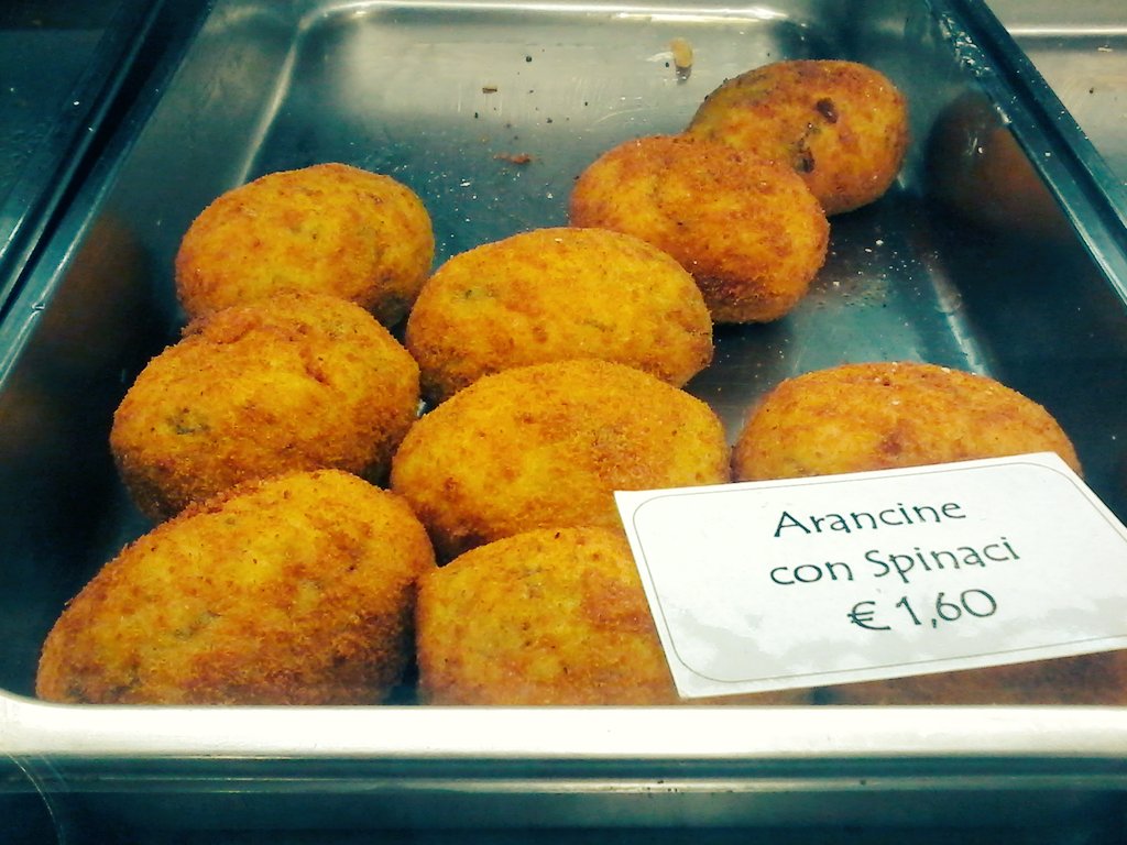 ModusvivendiB's tweet photo. #Arancine e #cuccìa, a #Palermo #SantaLucia si celebra così. Tra un #libro e l'altro... @CasaLettori @Si24it https://t.co/8HfVBZONVB